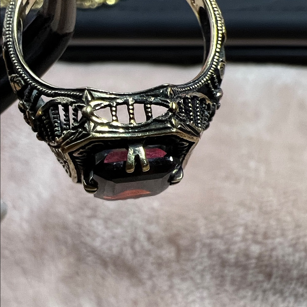 Antique 10k Solid Gold Garnet Ring Size 7. Beauti… - image 3